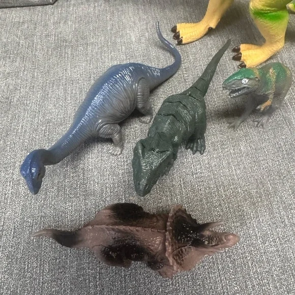 Large Vintage Dinosaur Toy Set - Green, Orange, Black - Picture 13 of 16
